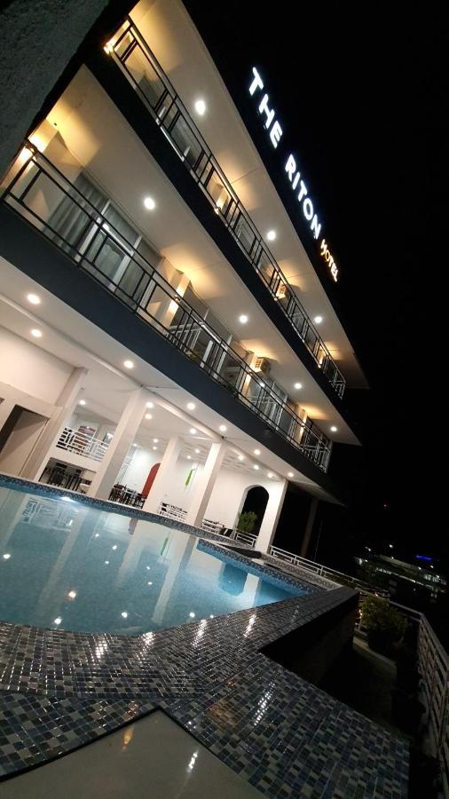 The Riton Hotel Tigaras Екстер'єр фото