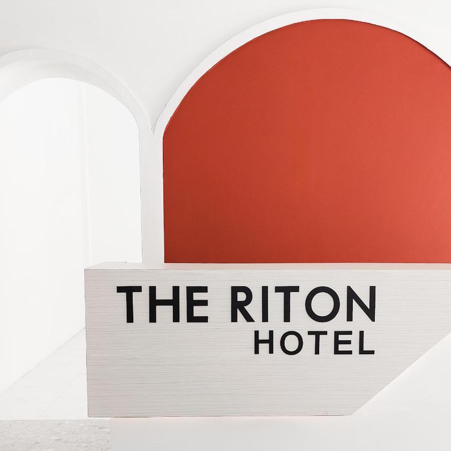 The Riton Hotel Tigaras Екстер'єр фото
