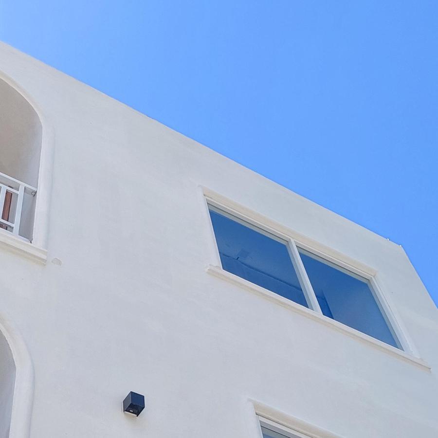 The Riton Hotel Tigaras Екстер'єр фото