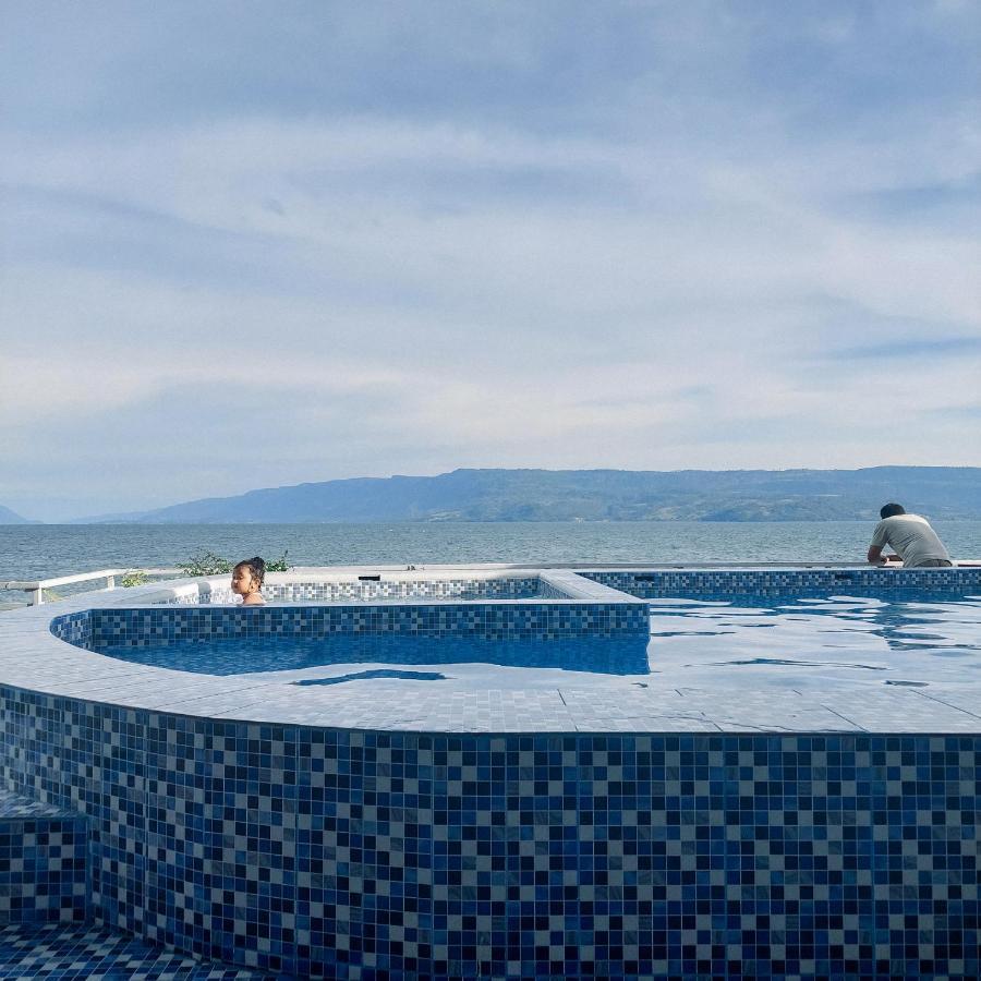 The Riton Hotel Tigaras Екстер'єр фото