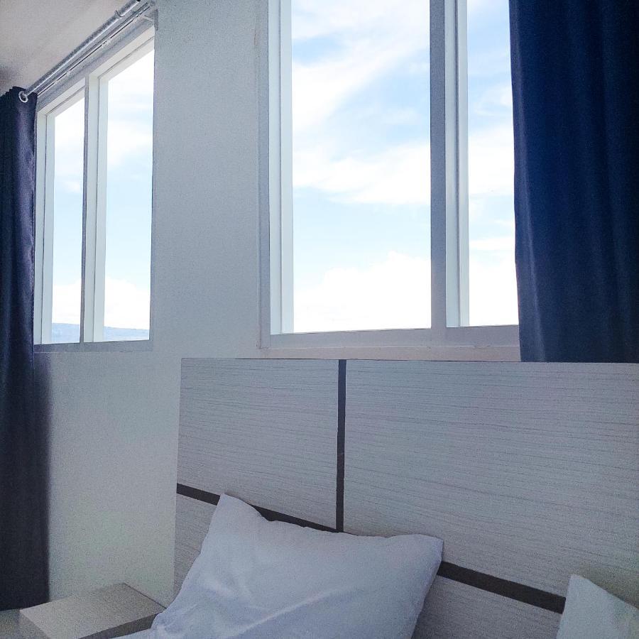 The Riton Hotel Tigaras Екстер'єр фото
