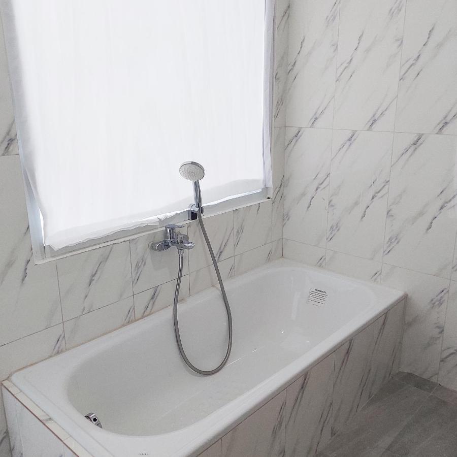 The Riton Hotel Tigaras Екстер'єр фото